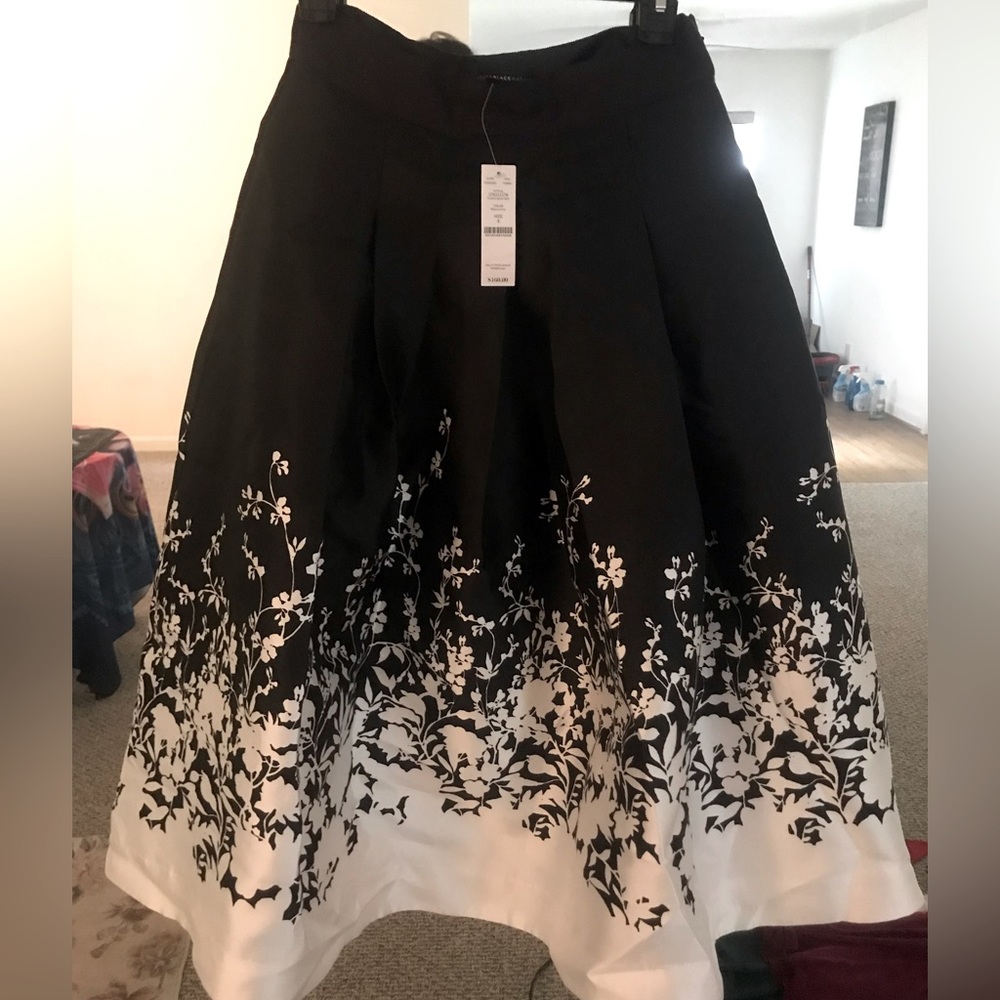 Skirt by black house white market brand new with tags size 4